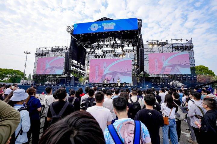 fe06efe4fe4c06e656e4d80c0817bc69 专访tayori:成为他人的依靠,将情感传递出去-ANICOGA
